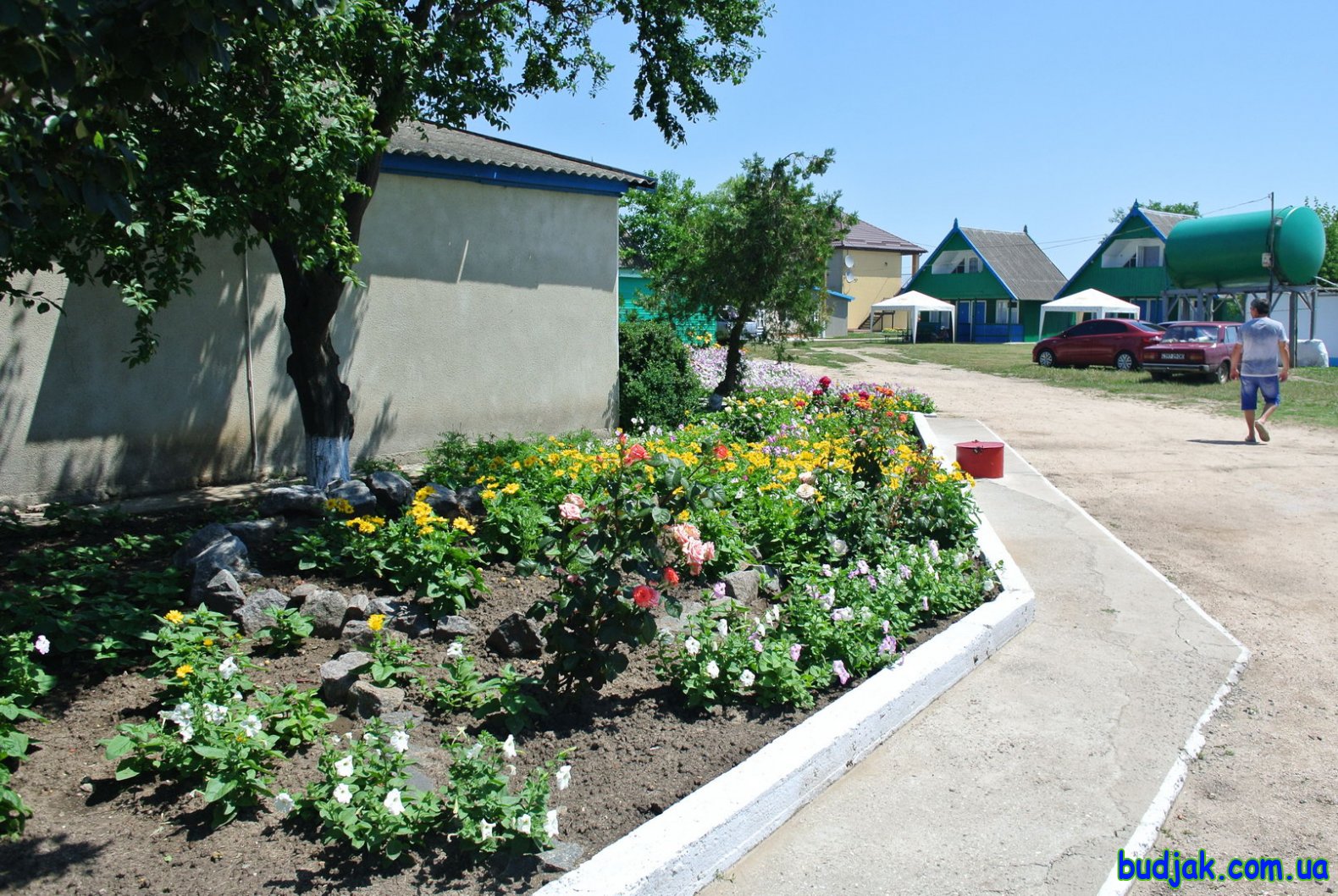 Территория и общие фото. База отдыха «Плай». Курорт Рассейка. Фото № 0542. 2017 год